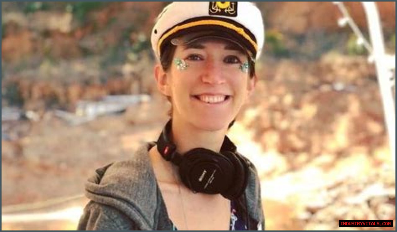 Arielle Zuckerberg Wiki, Bio, Age, Height, Brother, Husband, Kids, Coatue, and Net Worth