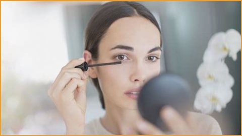 Reviewers Claim This Mascara Made Their Lashes Look Larger-than-Life