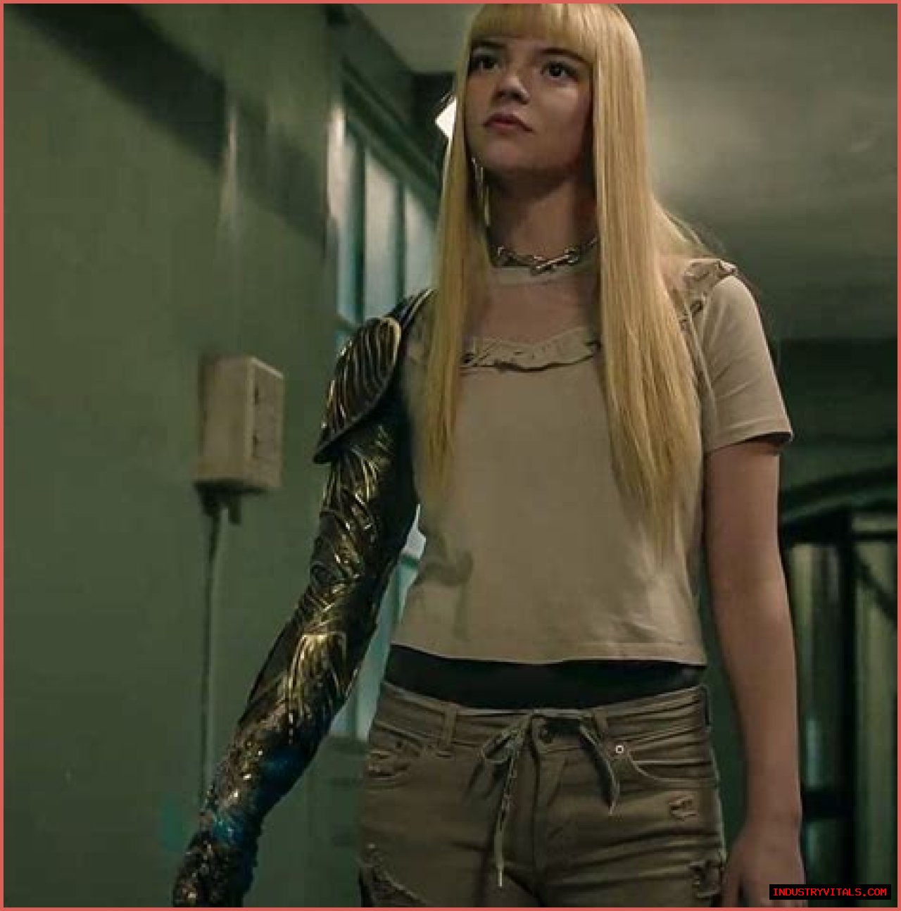 Split actress who plays Magik in The New Mutants: 2 wds. hyph.